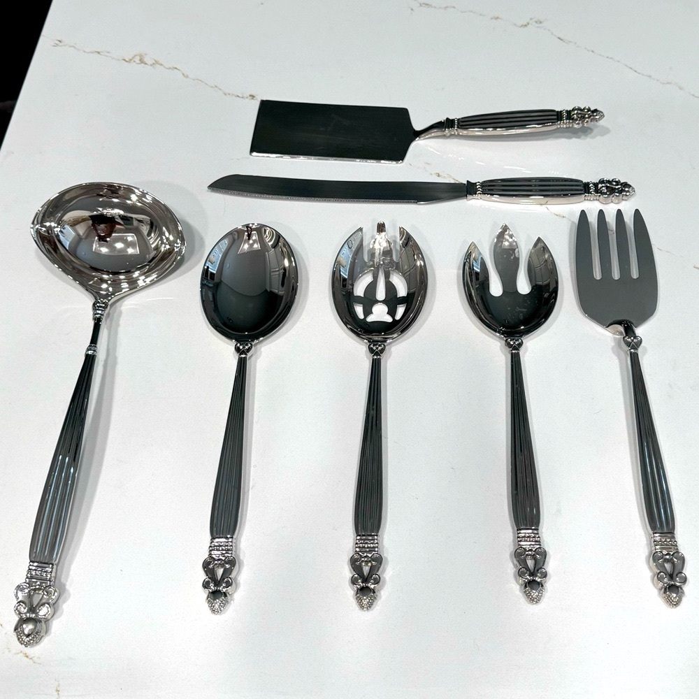 Godinger (New York, Est. 1974) 'Olde Copenhagen' Silver Plate Serving Utensils